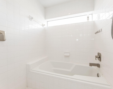 2714 Chenevert Street - Photo Thumbnail 33