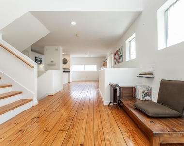 2714 Chenevert Street - Photo Thumbnail 24
