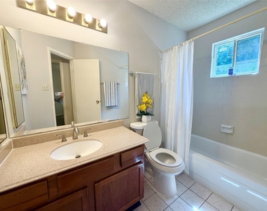 4615 Leicester Way - Photo Thumbnail 19