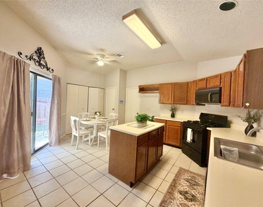 4615 Leicester Way - Photo Thumbnail 10