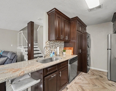 18800 Egret Bay Boulevard - Photo Thumbnail 8