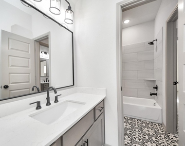 1423 Hackberry Heights Drive - Photo Thumbnail 29