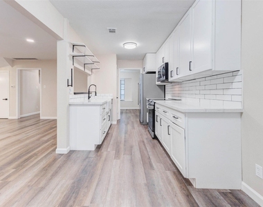 11222 Sagepark Lane - Photo Thumbnail 13