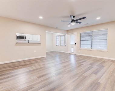 11222 Sagepark Lane - Photo Thumbnail 17