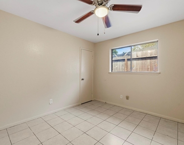5315 Ridgestone Street - Photo Thumbnail 13