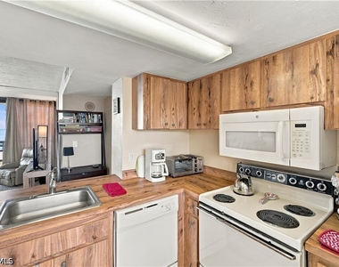26300 Hickory Boulevard - Photo Thumbnail 5