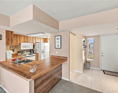 26300 Hickory Boulevard - Photo Thumbnail 6
