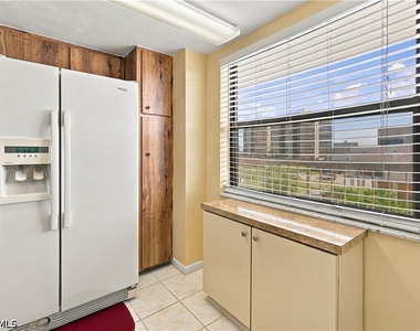 26300 Hickory Boulevard - Photo Thumbnail 7