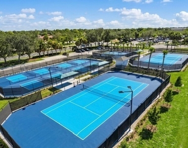 18461 Copperhead Court N - Photo Thumbnail 7