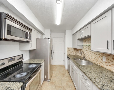 9700 Leawood Boulevard - Photo Thumbnail 11