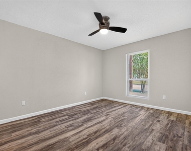 1516 Bay Area Boulevard - Photo Thumbnail 31