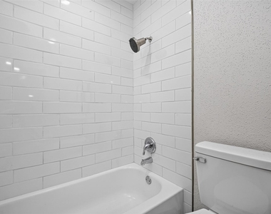 1516 Bay Area Boulevard - Photo Thumbnail 29