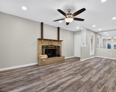 1516 Bay Area Boulevard - Photo Thumbnail 8
