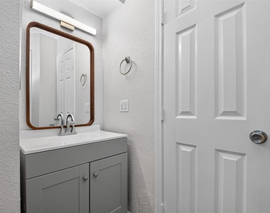 1516 Bay Area Boulevard - Photo Thumbnail 36
