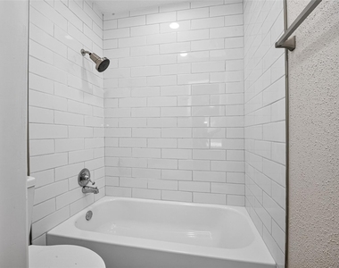 1516 Bay Area Boulevard - Photo Thumbnail 38