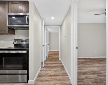 1516 Bay Area Boulevard - Photo Thumbnail 13