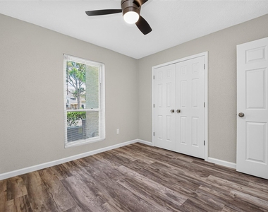 1516 Bay Area Boulevard - Photo Thumbnail 20