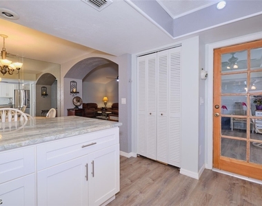 5510 Sw 4th Place - Photo Thumbnail 11