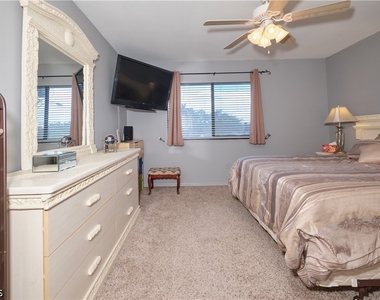 5510 Sw 4th Place - Photo Thumbnail 15