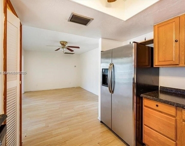 915 Se 20th Street - Photo Thumbnail 7