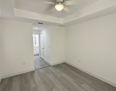 414 Miramar Road - Photo Thumbnail 8