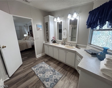 10561 Lake Loop Road - Photo Thumbnail 25