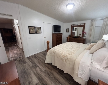 10561 Lake Loop Road - Photo Thumbnail 21