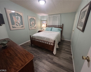 10561 Lake Loop Road - Photo Thumbnail 16