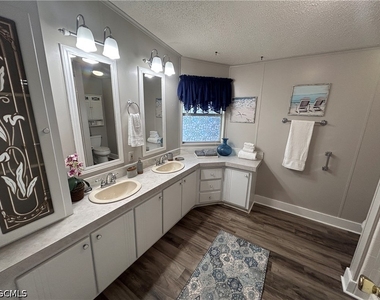 10561 Lake Loop Road - Photo Thumbnail 23
