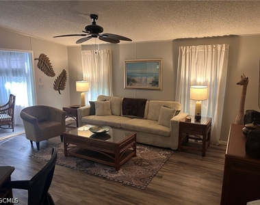 10561 Lake Loop Road - Photo Thumbnail 11
