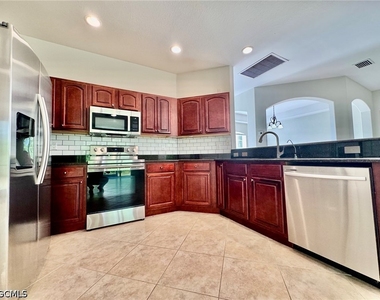 839 Puccini Avenue S - Photo Thumbnail 10