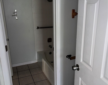 14925 Wise Way - Photo Thumbnail 8