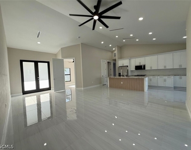607 Nw 8th Terrace - Photo Thumbnail 5