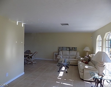 3614 Se 16th Place - Photo Thumbnail 7