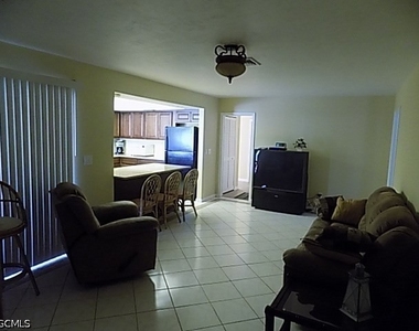 3614 Se 16th Place - Photo Thumbnail 10