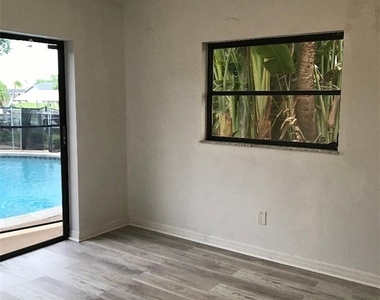 1726 Se 10th Place - Photo Thumbnail 11