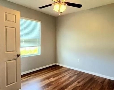 2625 Manzilla Lane - Photo Thumbnail 12