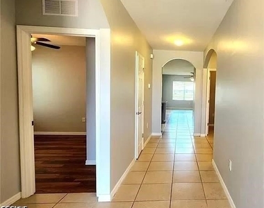 2625 Manzilla Lane - Photo Thumbnail 9