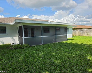 1300 Se 31st Terrace - Photo Thumbnail 5