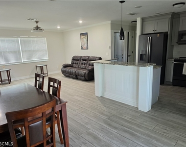 1300 Se 31st Terrace - Photo Thumbnail 9