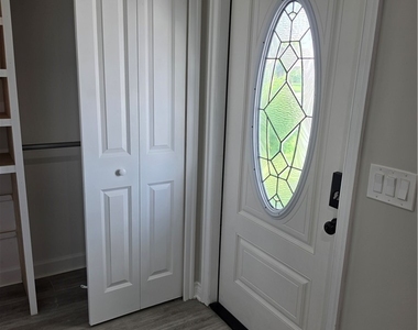 1300 Se 31st Terrace - Photo Thumbnail 3