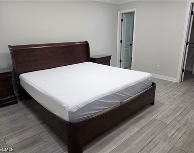 1300 Se 31st Terrace - Photo Thumbnail 22