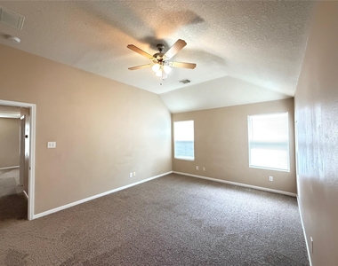 15423 Fir Woods Lane - Photo Thumbnail 32