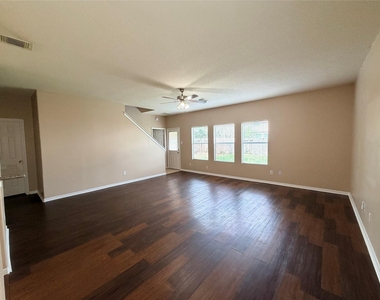 15423 Fir Woods Lane - Photo Thumbnail 6