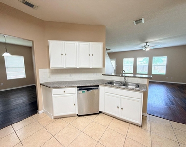 15423 Fir Woods Lane - Photo Thumbnail 12