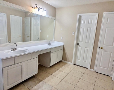 15423 Fir Woods Lane - Photo Thumbnail 21