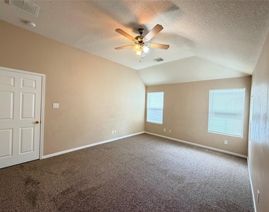 15423 Fir Woods Lane - Photo Thumbnail 24