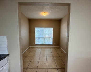 15423 Fir Woods Lane - Photo Thumbnail 14