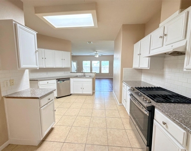15423 Fir Woods Lane - Photo Thumbnail 10