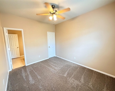 15423 Fir Woods Lane - Photo Thumbnail 18